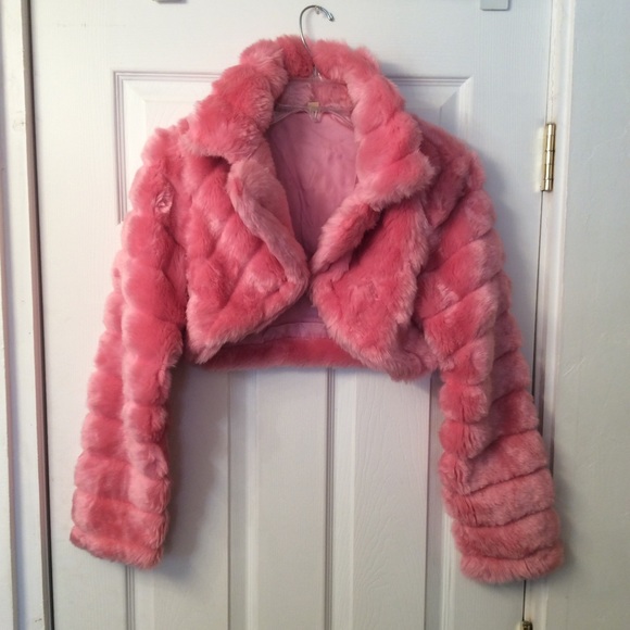 Jackets & Blazers - 🐰Fluffy crop coat.